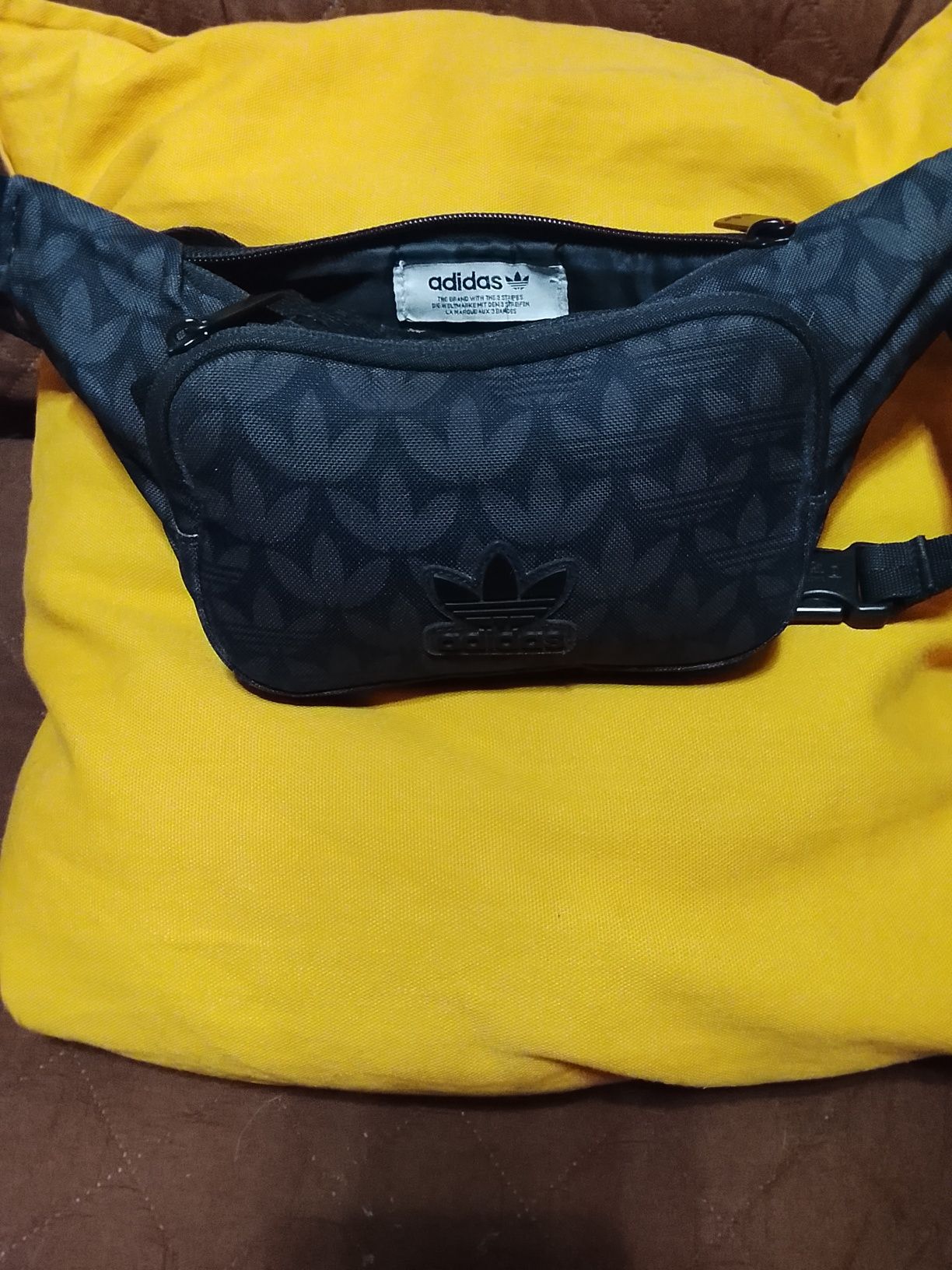 Bolsas de cintura adidas preta