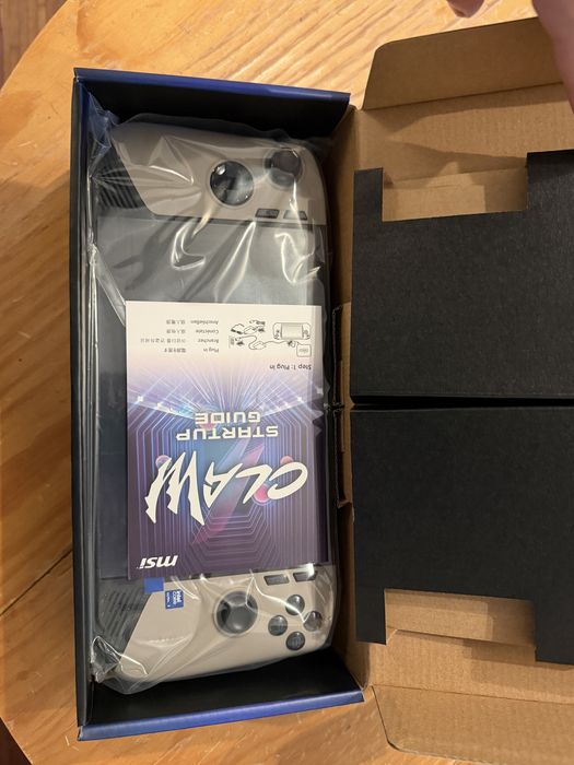 MSI Claw 8AI+ nunca usada