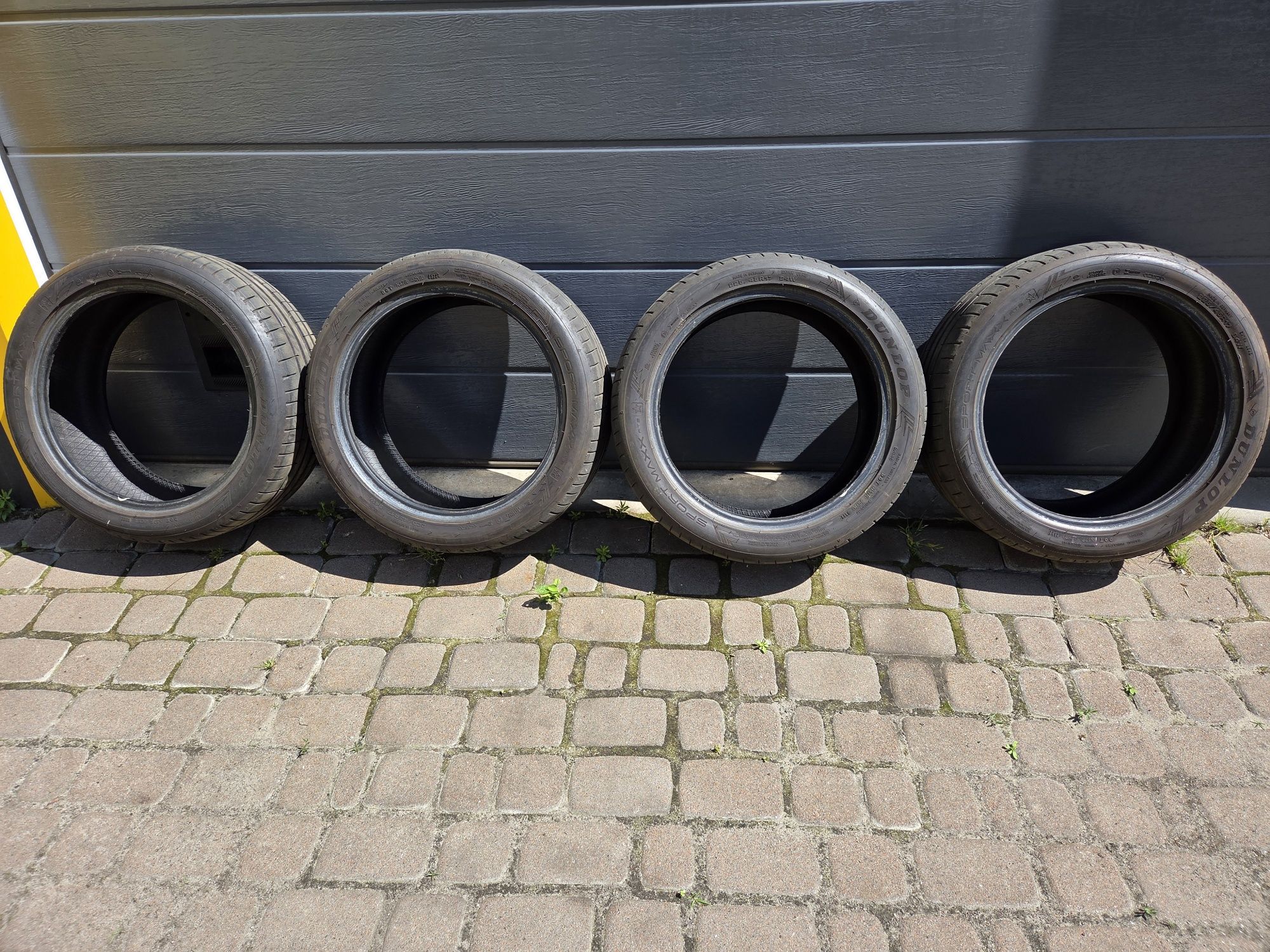 Шины Dunlop 225/45R17, лето