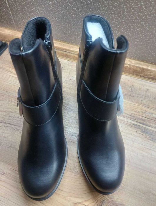 Продам черные ботинки Jenny Fairy