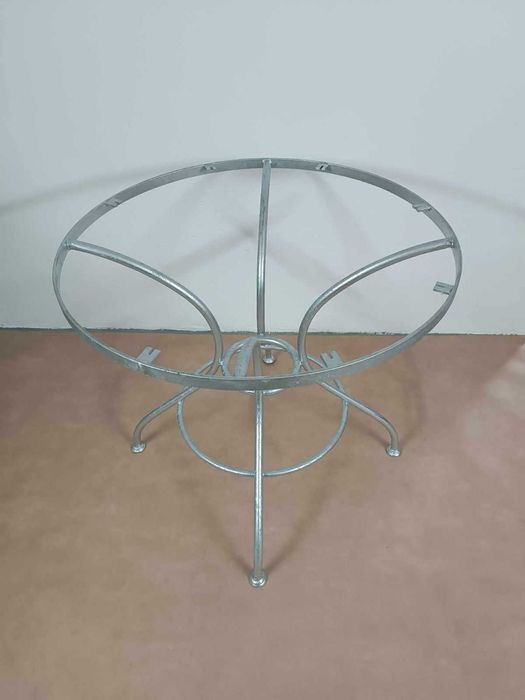 Sprzedam konstrukcje stołu