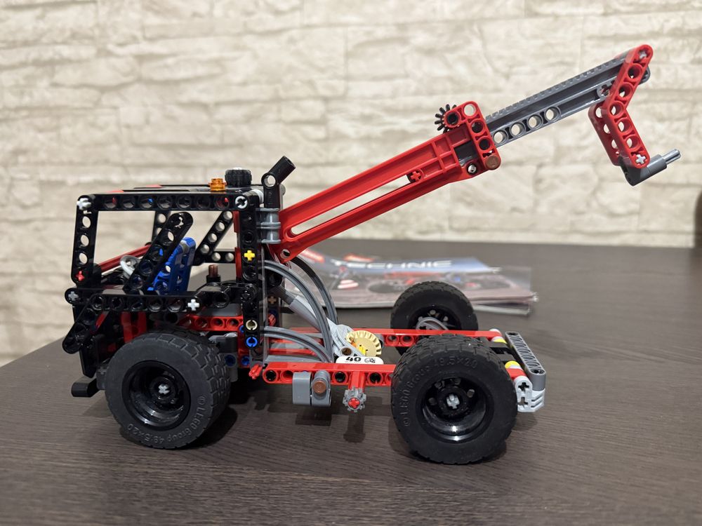 Lego technic 42061 ładowarka teleskopowa
