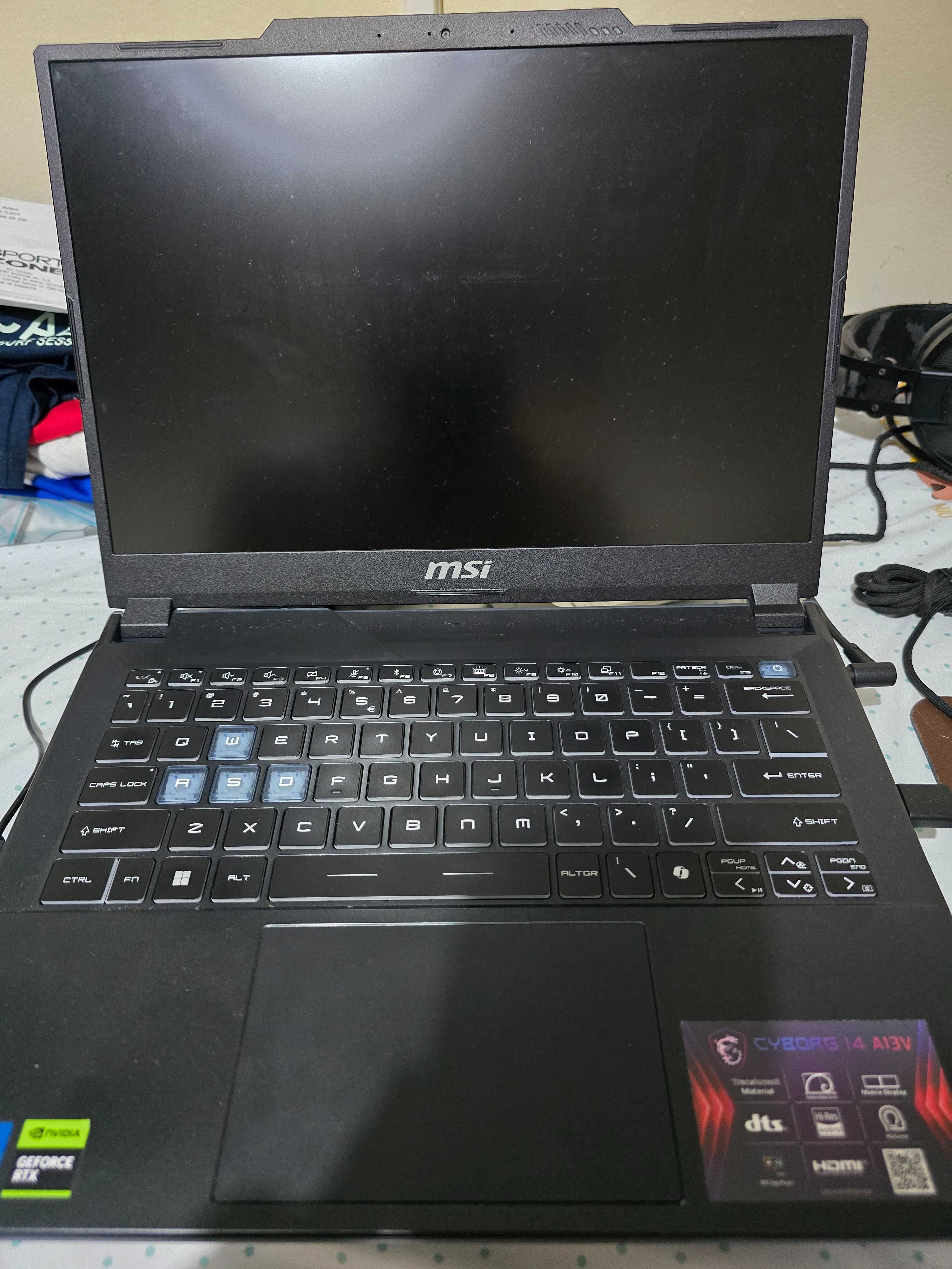 Portátil gaming cyborg 14