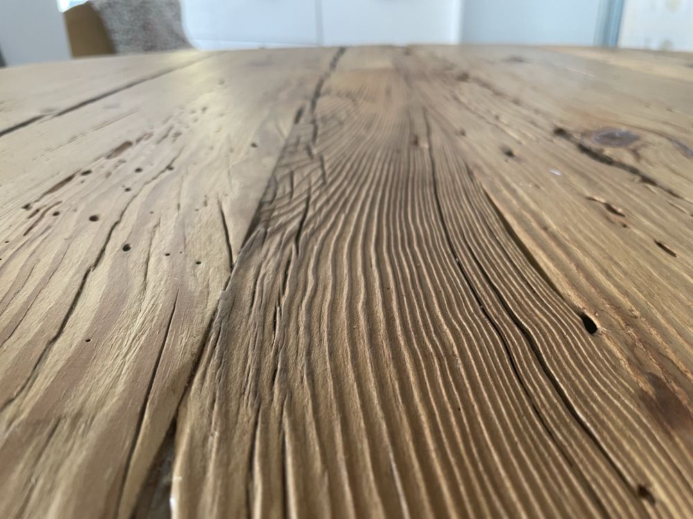 Stół industrialny ze starego drewna produkcji Retrowood okrągły 150cm