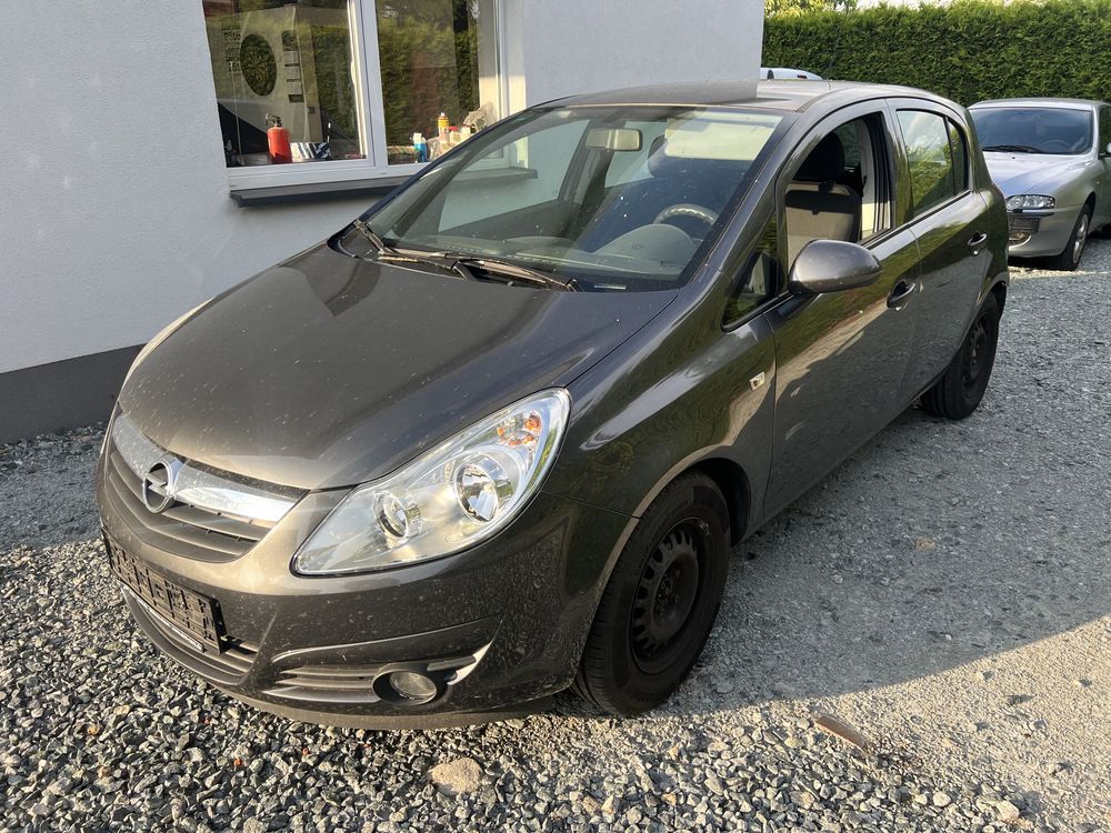 Opel Corsa D 2010 Rok 1.2 benzyna klima