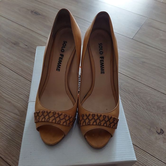 Туфлі на каблучку