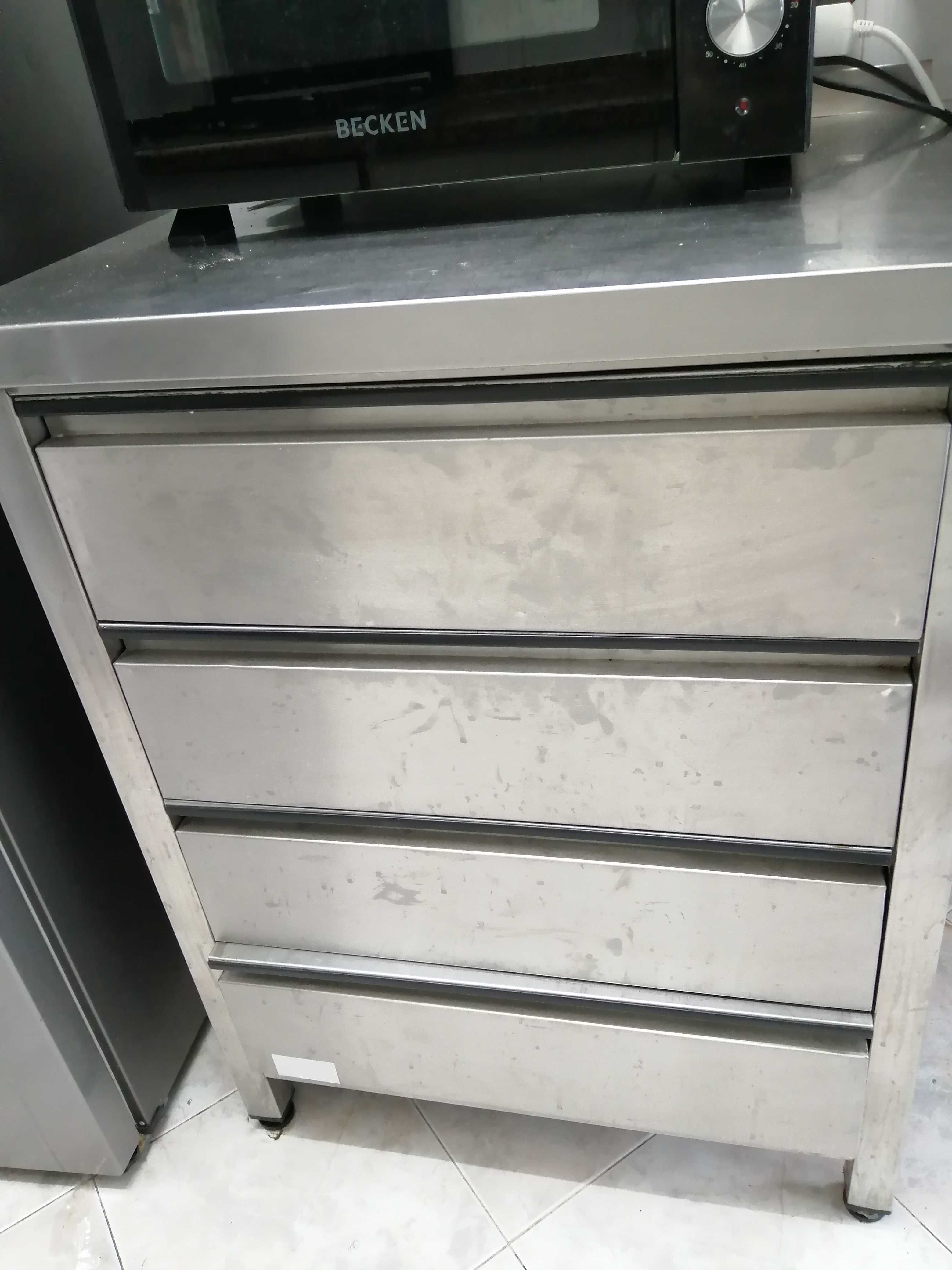 Móvel todo inox com gavetas