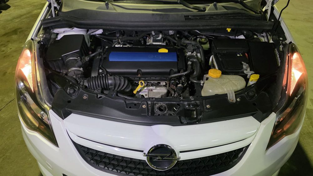 Opel corsa OPC 192cv