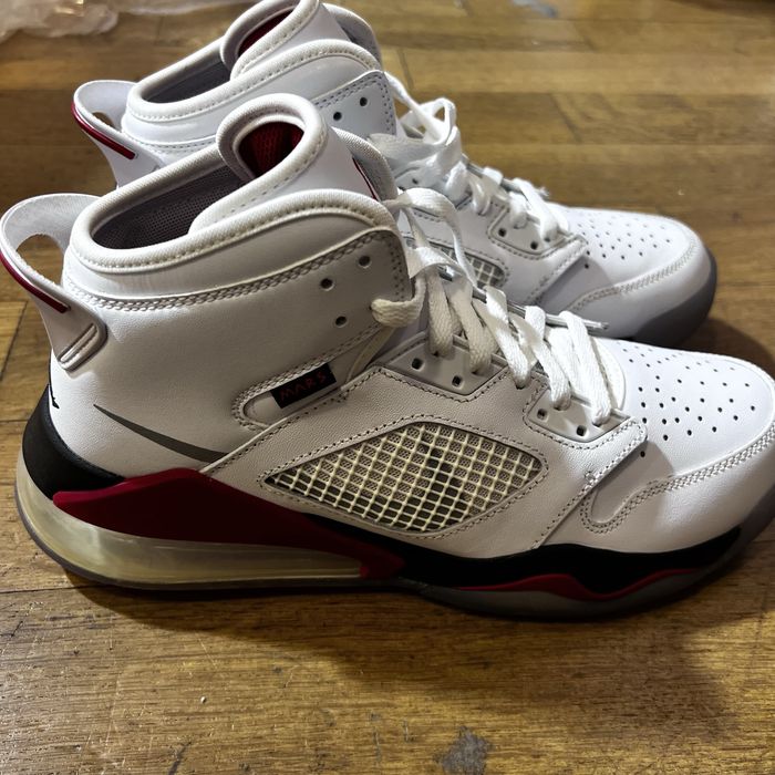 Ténis Nike Air Jordan Mars 270 T.43 - Novo