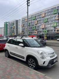 Автомобіль Fiat 500L 2017