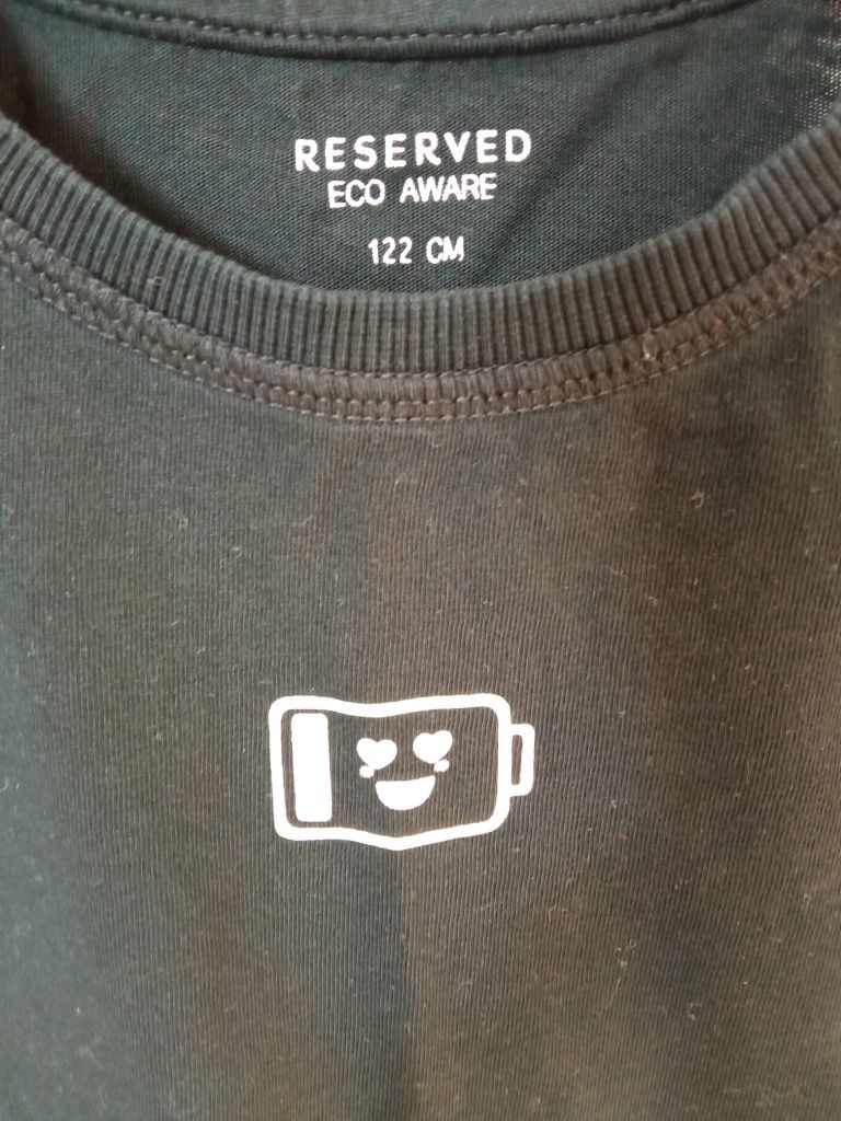 Czarny T-shirt Reserved 122
