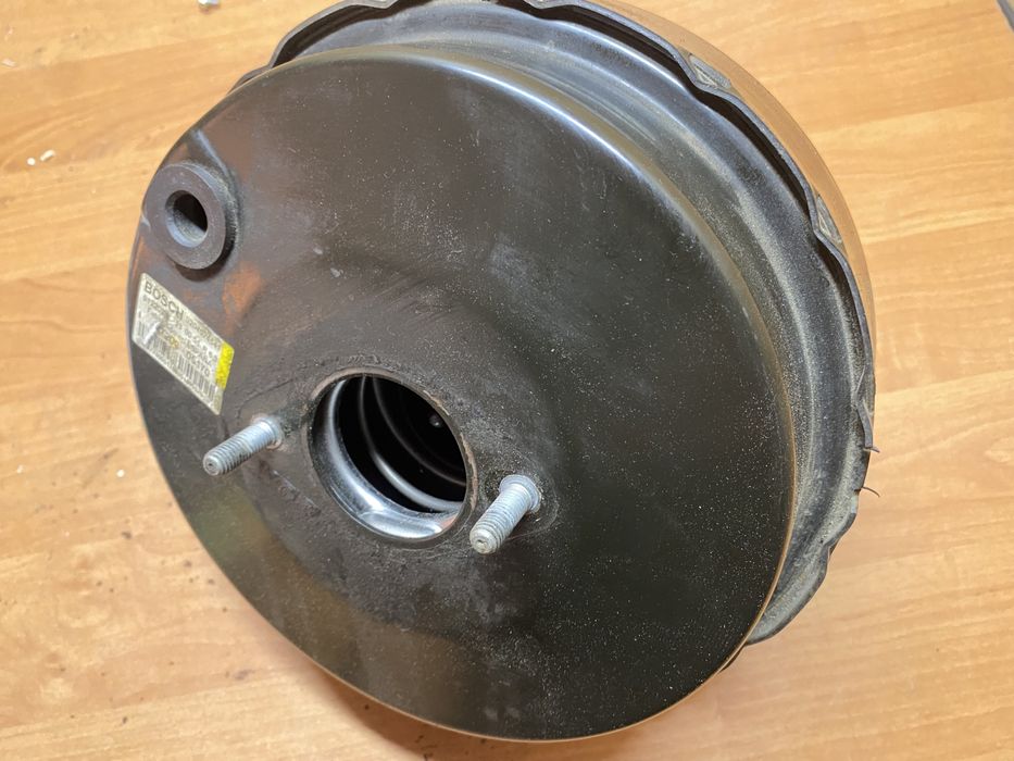 Вакум для гальм Toyota Avensis T25