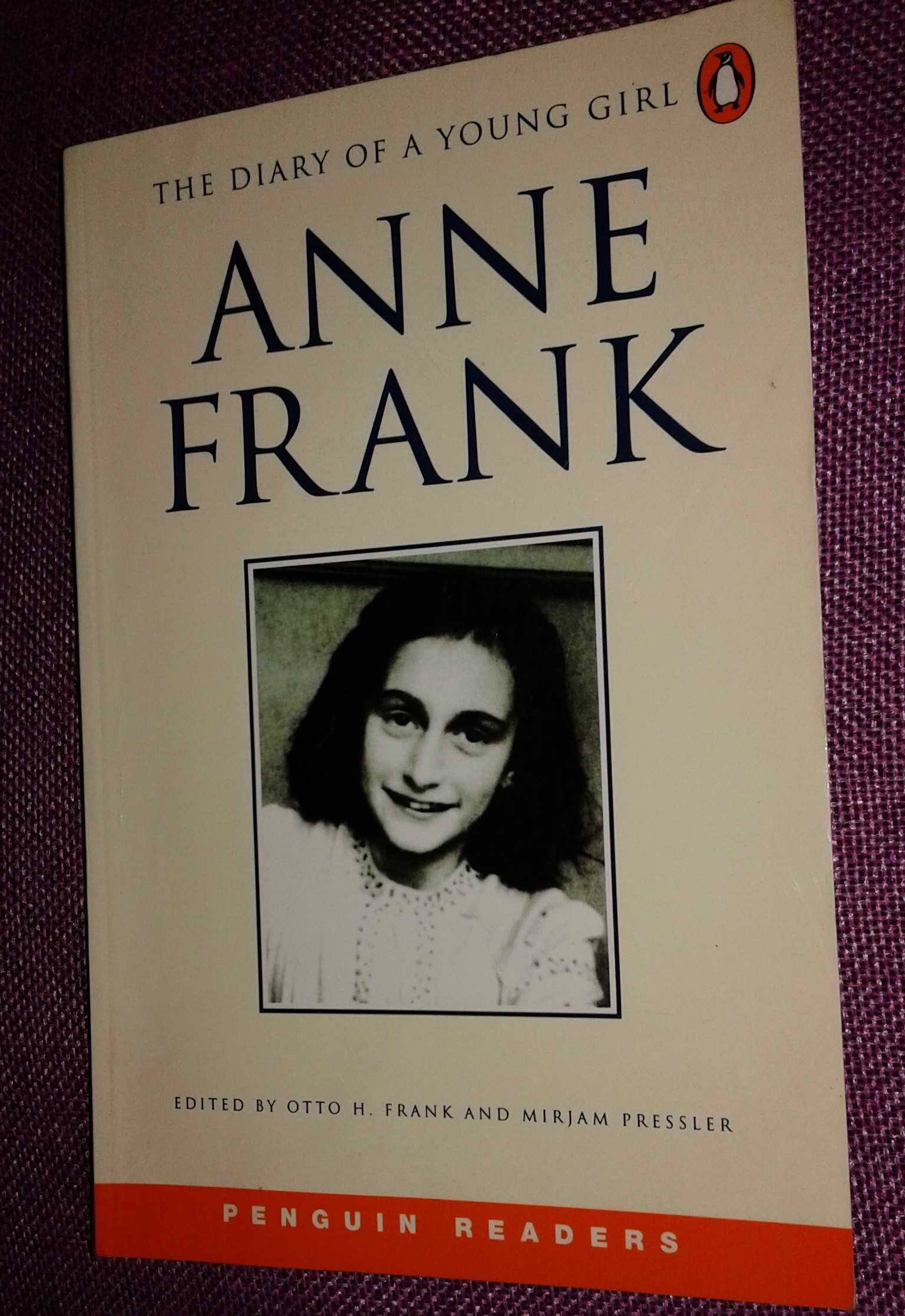 Livros em inglês de: Anne Frank, Anne Rice, Mark Twain, Daniel Defoe