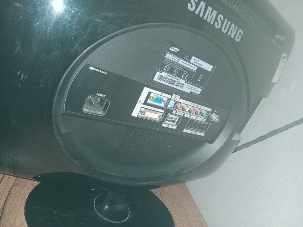 TV  i monitor 20 calowyi -SAMSUNG-Model- LS20PMASF/EDC