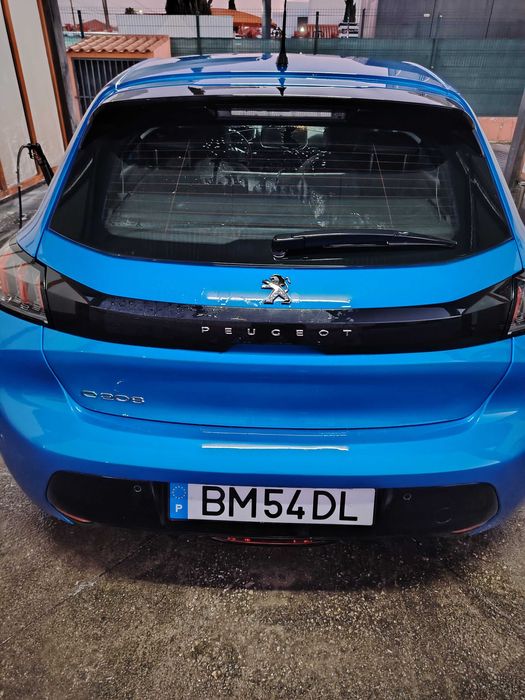 Peugeot e 208, garantia baterias 8 anos ou 160 000 km