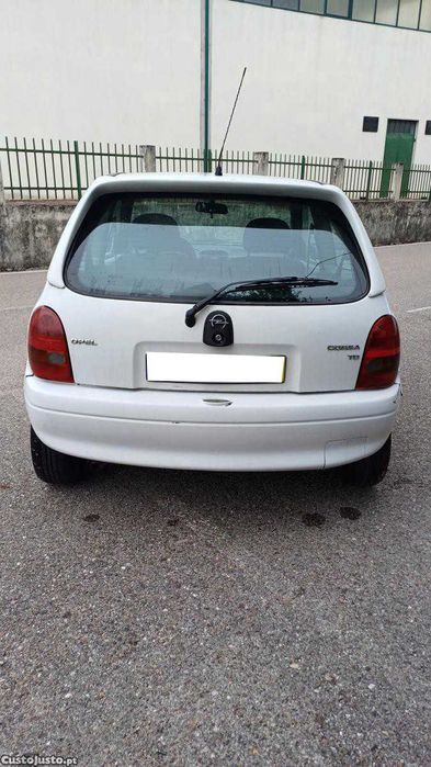 Opel Corsa 5 lugares a gasóleo