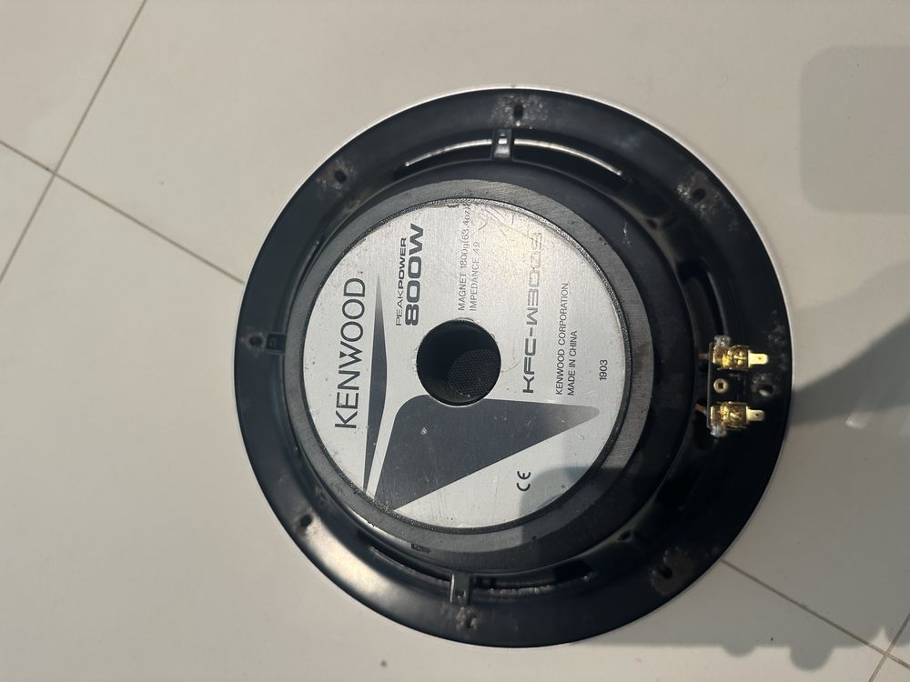 Kenwood 800w glosnik sub