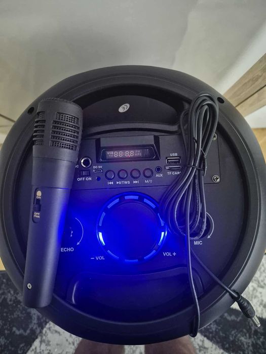 Głośnik przenośny Bluetooth z mikrofonem karaoke i efektami świetlnymi