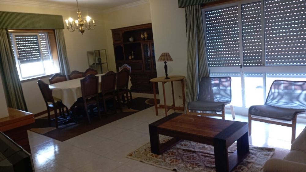 Aluga-se Apartamento T3 mobilado