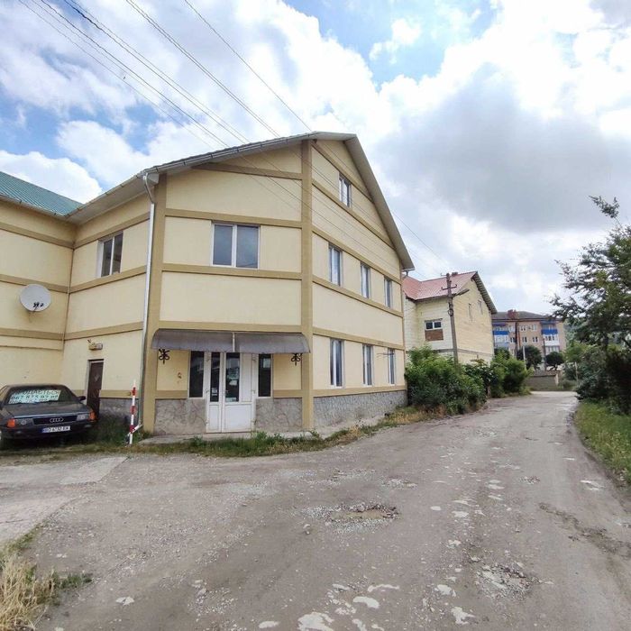 Продається комерційне приміщення . Чортків