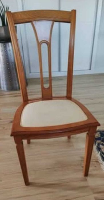 Vendo 6 cadeiras de sala. Ótima oportunidade