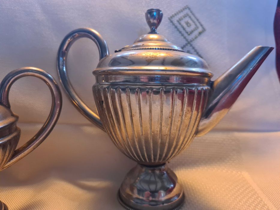 Tete à tete e cafeteira anos 3m casquinha