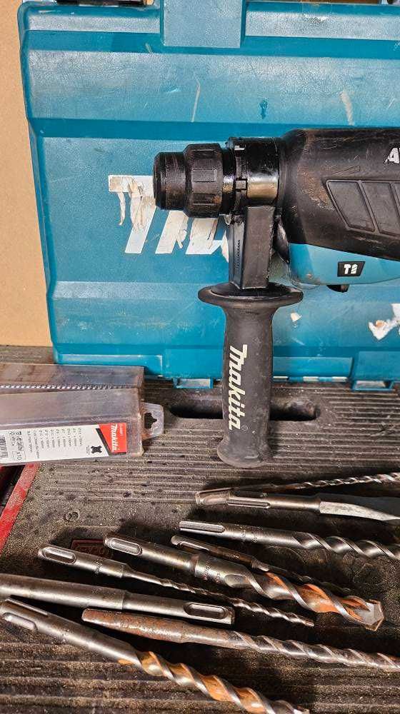 Młotowiertarka Makita HR2631F 800W 2,4J