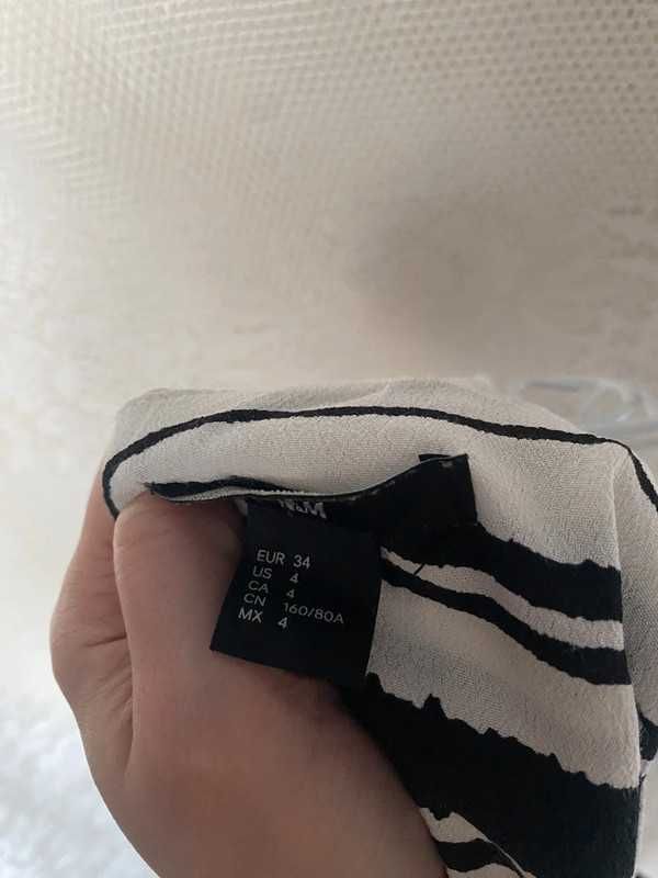Biała długa bluzka w czarne paski z dłuższymi rękawami XS/S 34/36 H&M