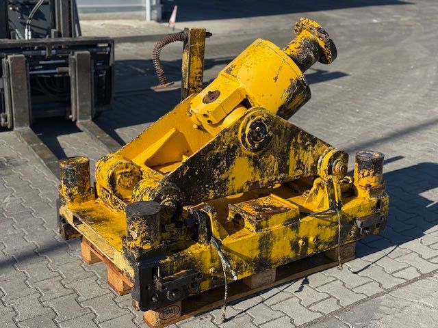 wózek z głowica obrotową mechaniczna do wciskania pali