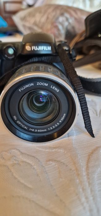 Máquina fotográfica finepix s5600