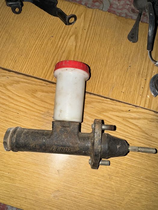Цилиндр сцепления главный ГАЗ 24 под шланг (пр-во FENOX)