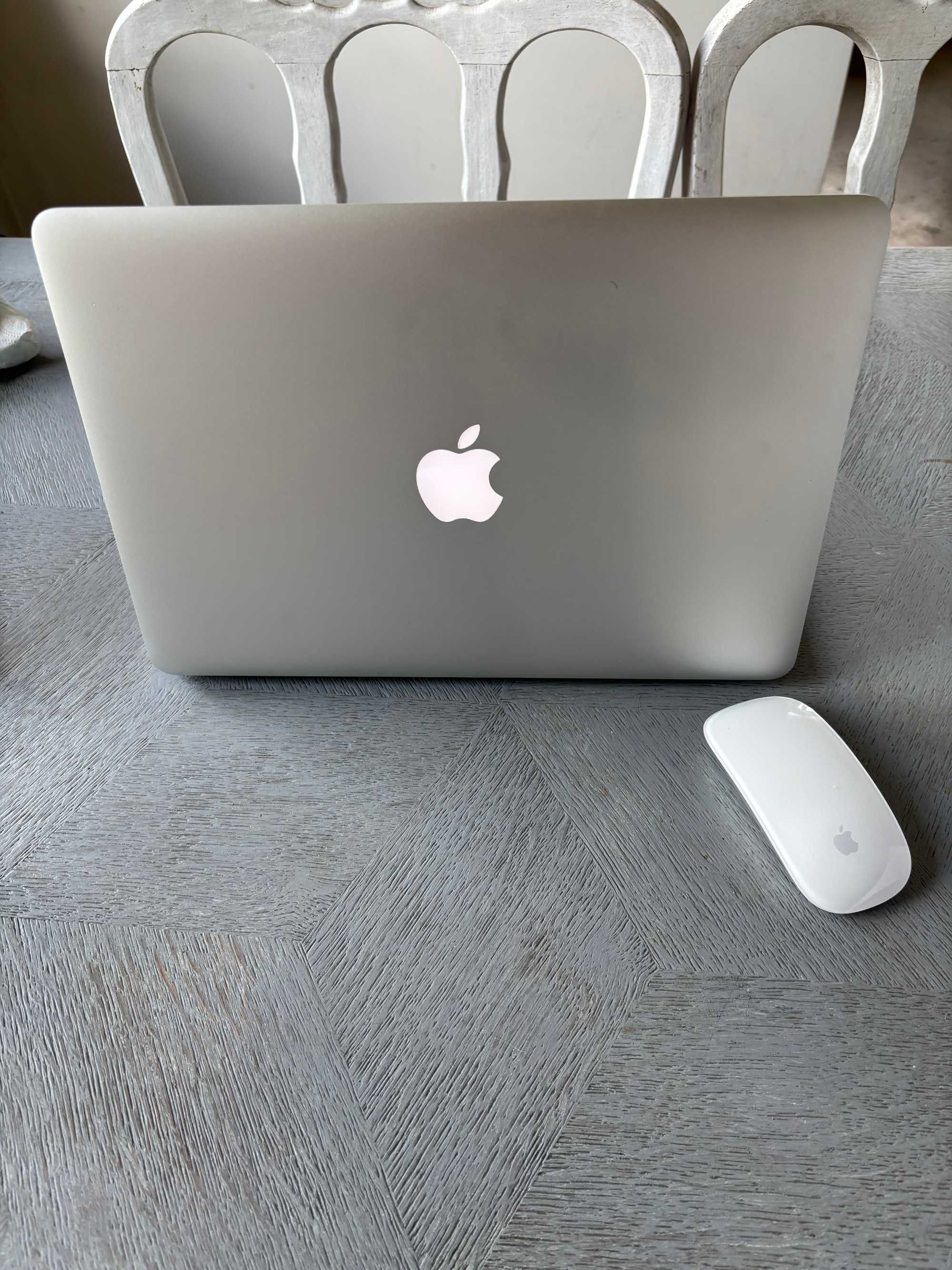 MacBook Air 13 inch 2020 rok 8GB/128GB + Myszka Apple