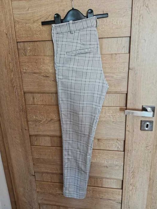 Spodnie damskie w kratę r. 36