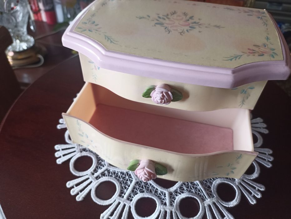 Szkatułka z pozytywką