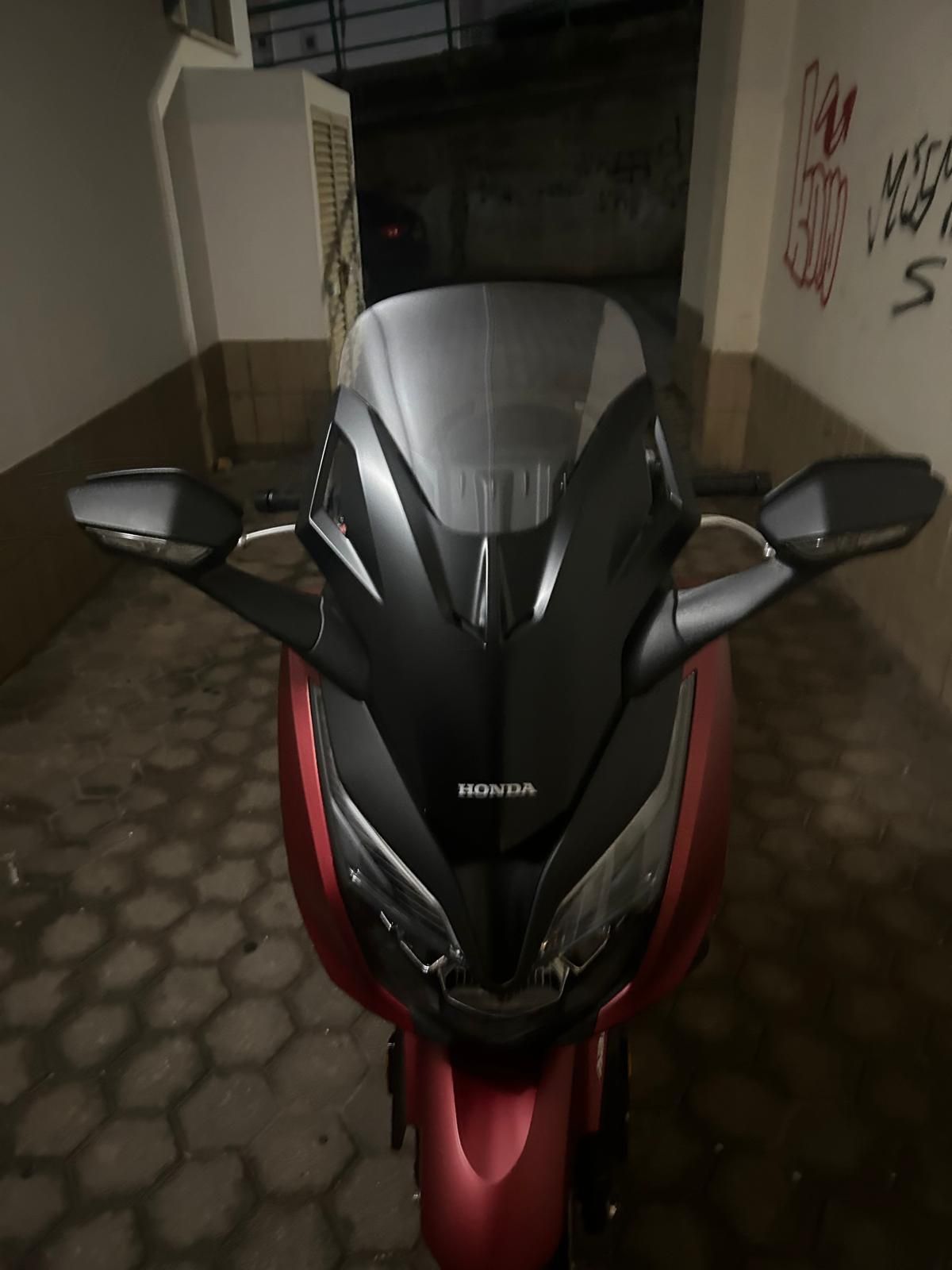 Honda vermelho usado impecável