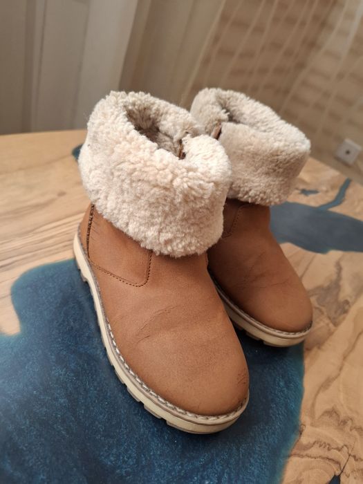 Черевики, чобітки, уги, ботінки Zara