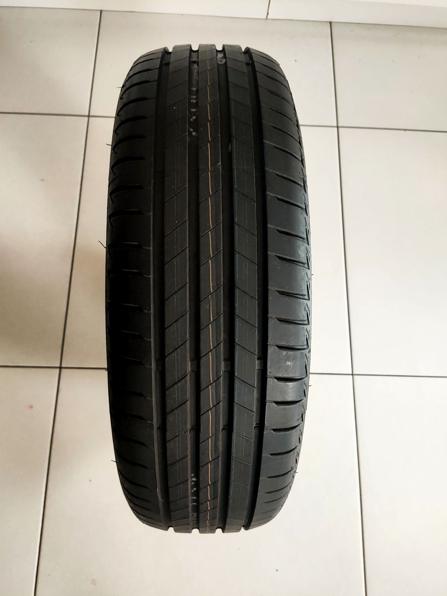 Komplet opon Bridgestone 185/65/R15