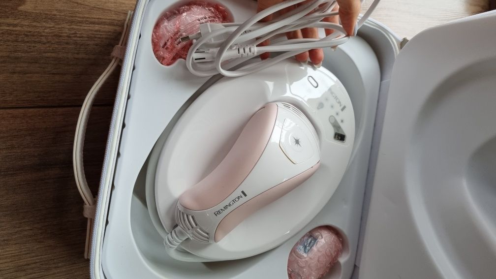 Sprzedam depilator Remington I-Light IPL6750