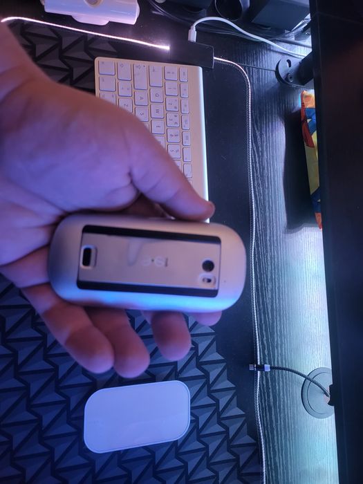 Conjunto Apple Teclado MagicKeyboard e Rato MagicMouse