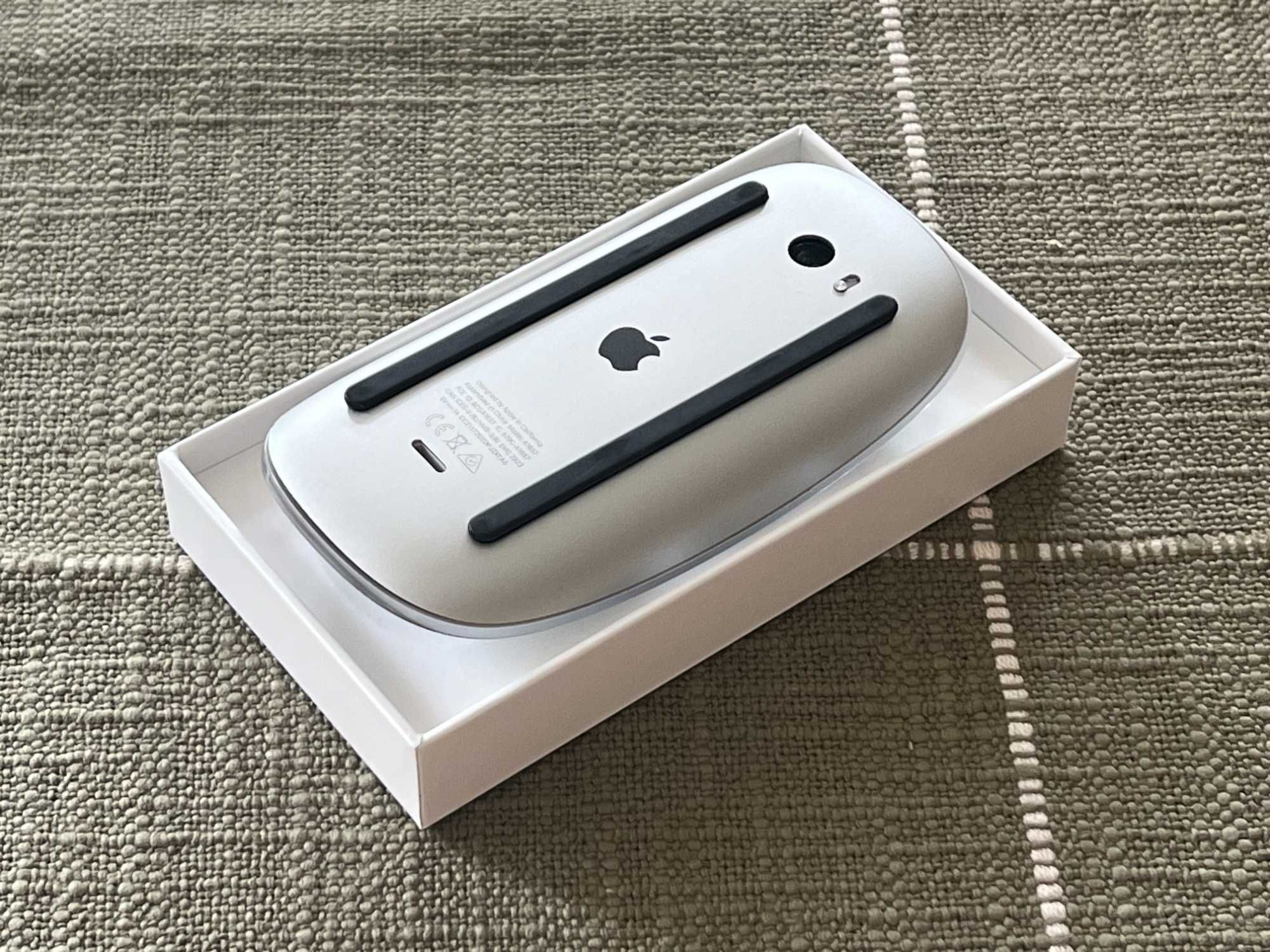 Apple Magic Mouse 2 A1657, pudełko, kabel