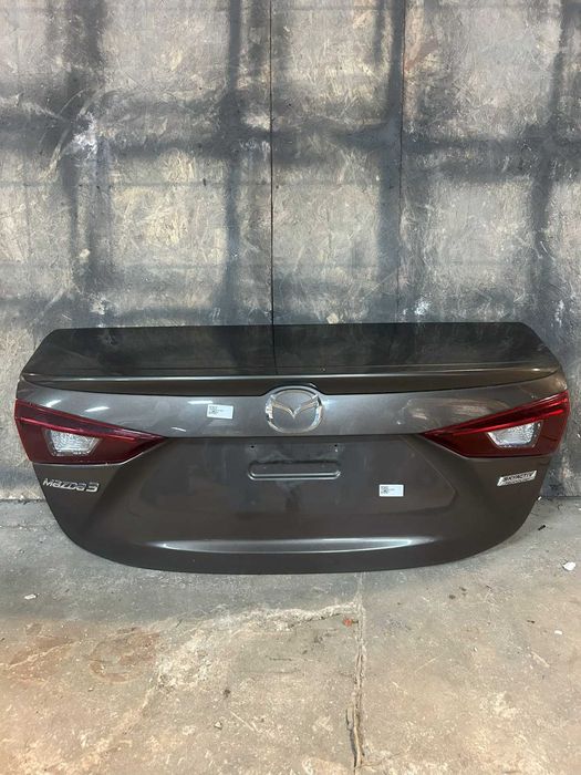Mazda 3 III BM Sedan 2013 Klapa pokrywa bagażnika tylna tył USA