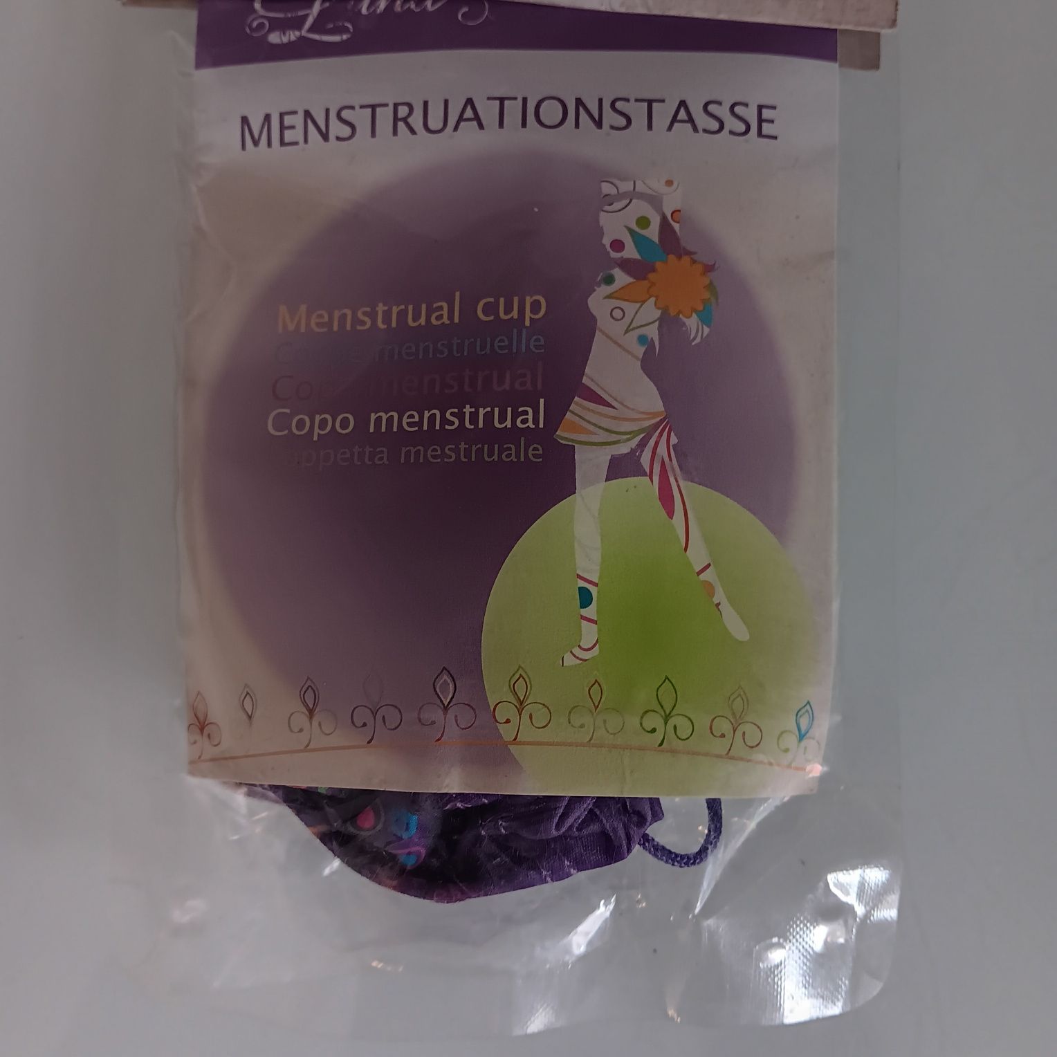 Me Luna Kubek menstruacyjny Classic, nóżka, czarny