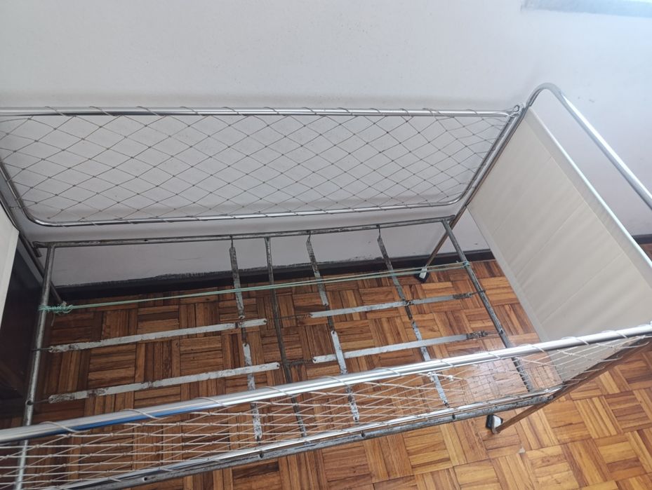 Cama com colchão para criança