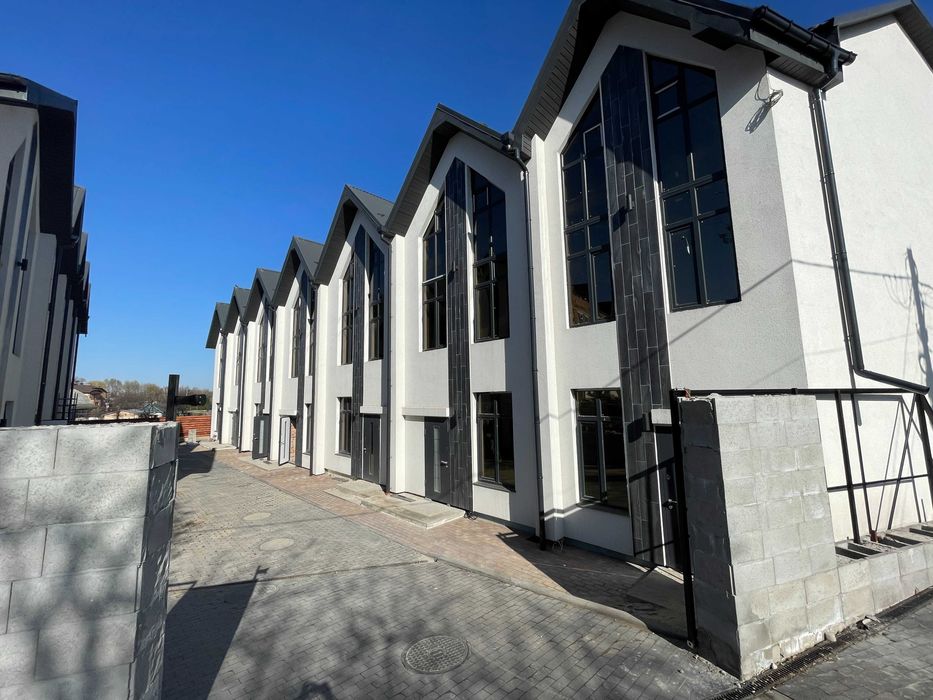 Продаж таунхаусів Жуляни