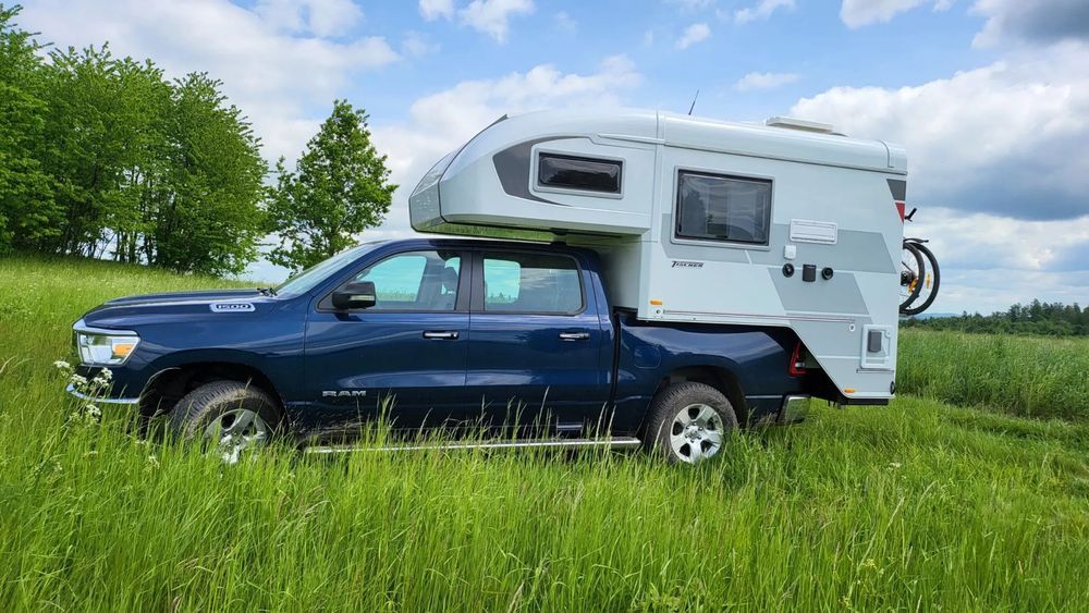 Kabina kempingowa Tischer Trail 250  Camper, pickup, kamper 4x4, RAM, Tundra, RAM BigHorn 3.6 L