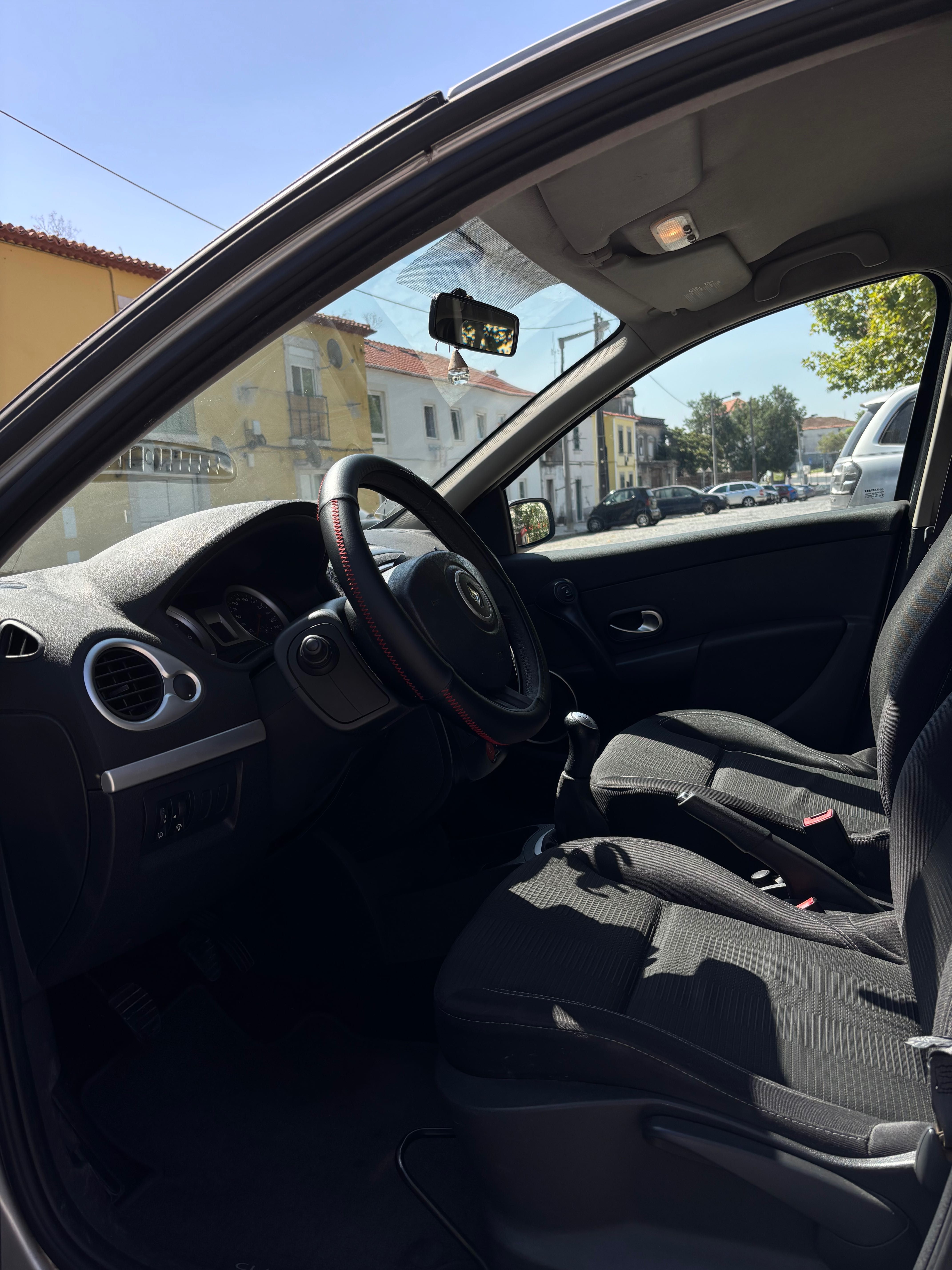 RENAULT CLIO 3 - gasolina - 100cv