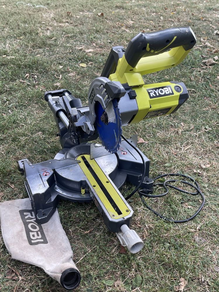 Торцювальна пила RYOBI