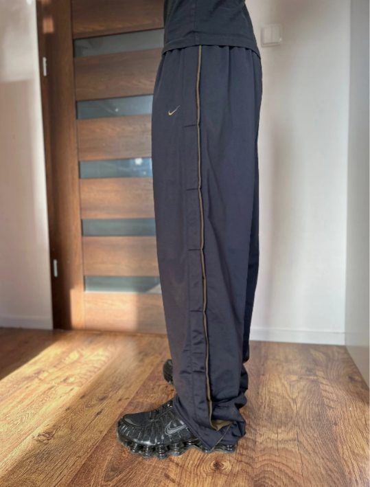 Sportowe spodnie nike vintage ortalion