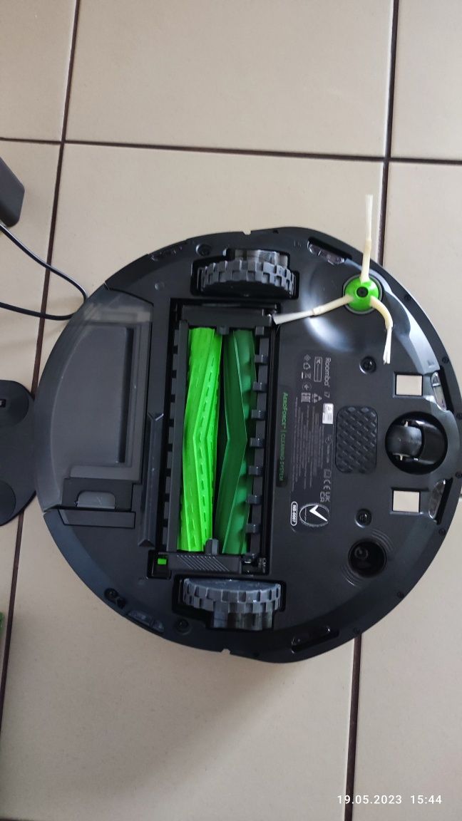 IRobot Roomba7 ze stacją i kostką
