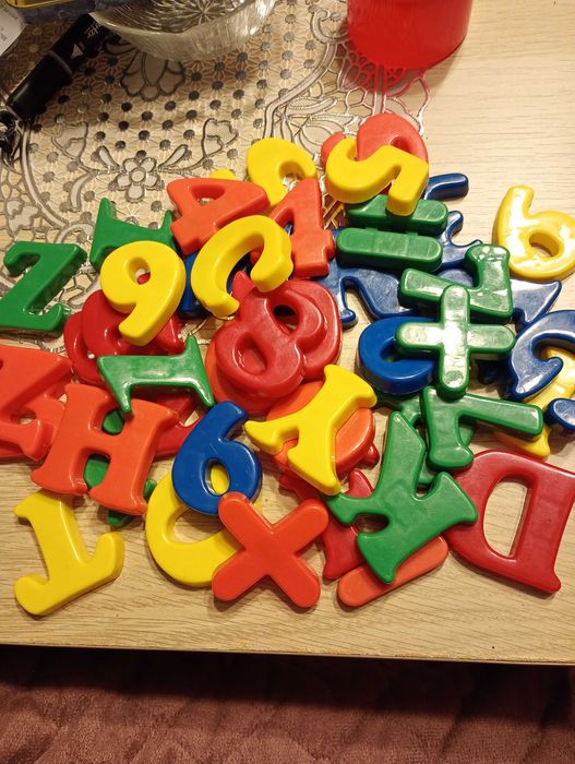 Magnesy literki i cyferki